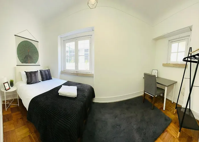 Luxury Next Attractions And Station 호스텔 *
