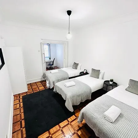 Luxury Next Attractions And Station Hostel