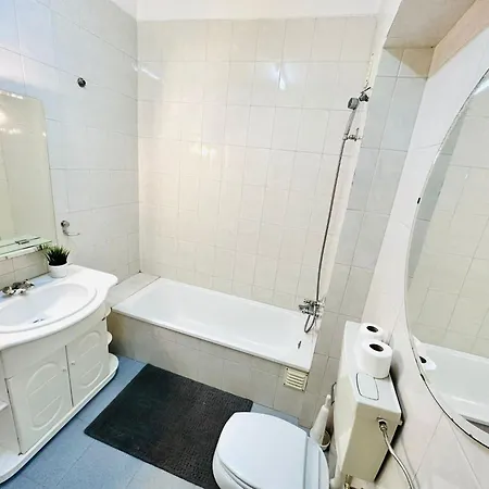 Luxury Next Attractions And Station Hostel *